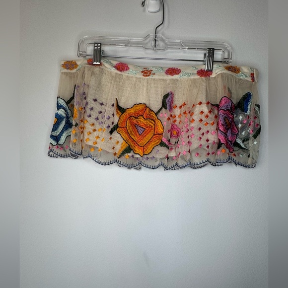 Urban Outfitters Floral Embroidered Cropped Top - Size M - Picture 3 of 11